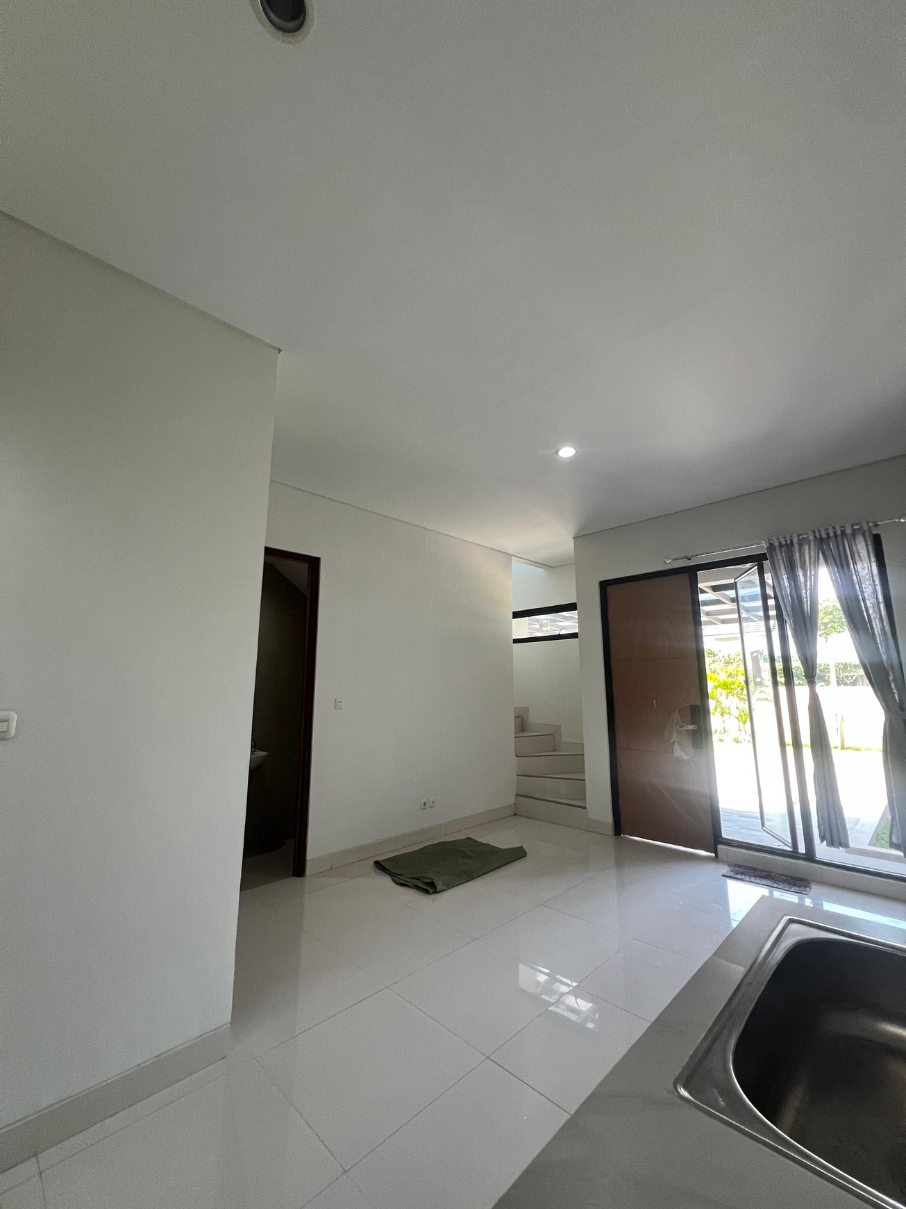 JUAL CEPAT RUMAH SIAP HUNI CLUSTER BALI RESORT TANGERANG SEPATAN