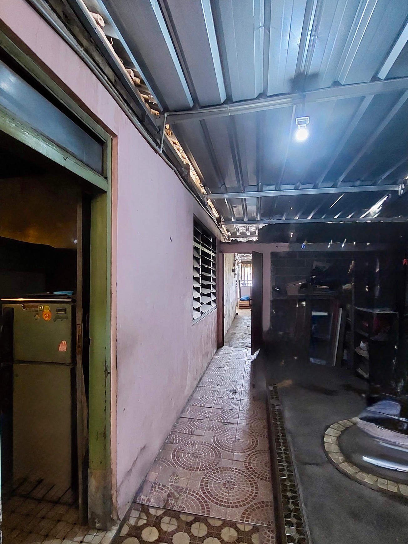 Dijual Tempat Usaha Pinggir Jalan Raya Semanan