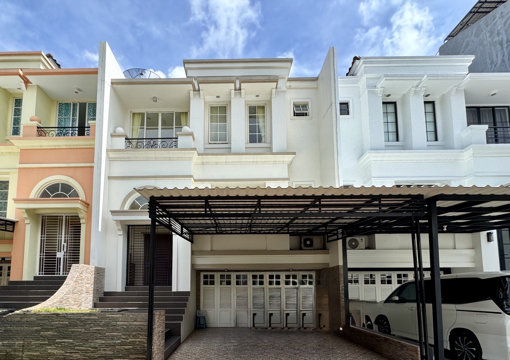 Dijual Rumah di Akasia Golf BGM, PIK