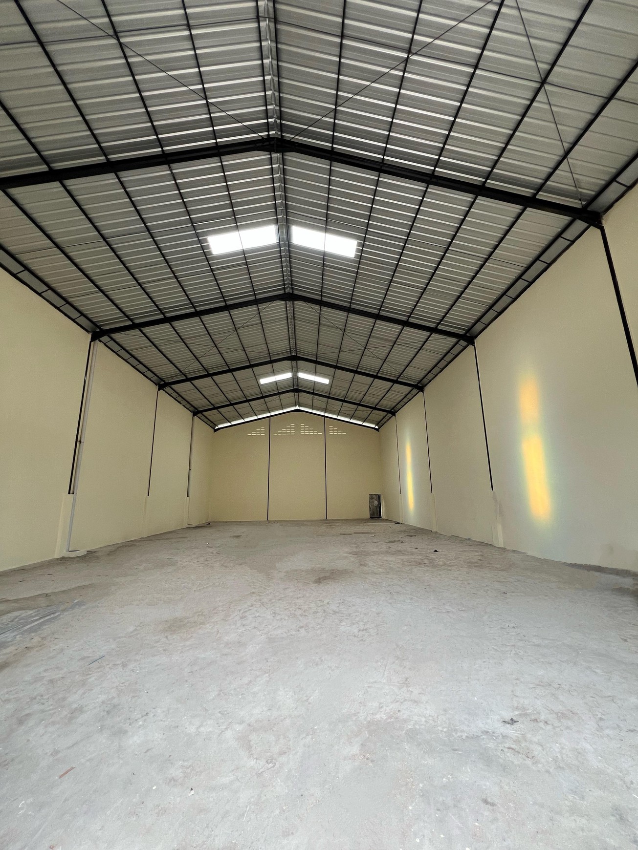 Disewakan Gudang di pergudangan 99