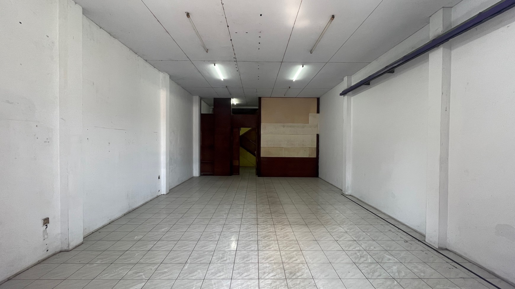 Dijual Ruko 3,5 Lantai Strategis di Jl. Ahmad Yani, Jatibarang - Cocok untuk Kafe, Showroom, atau Usaha Komersial