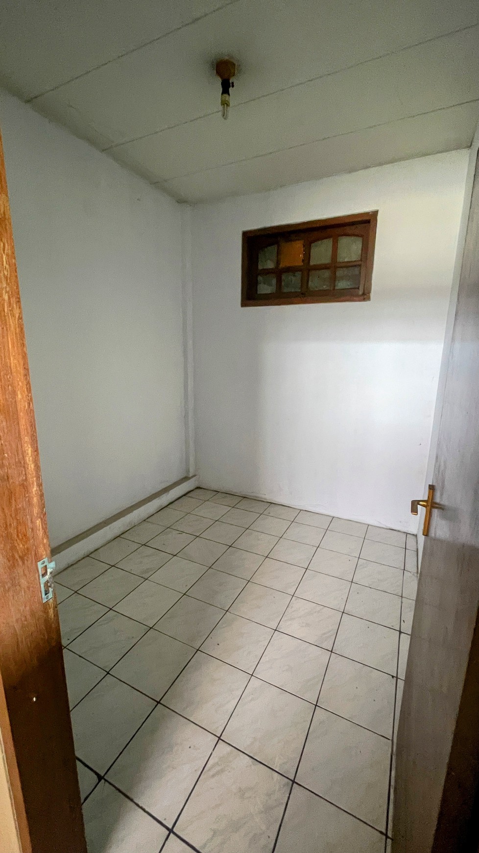 Dijual Ruko 3,5 Lantai Strategis di Jl. Ahmad Yani, Jatibarang - Cocok untuk Kafe, Showroom, atau Usaha Komersial