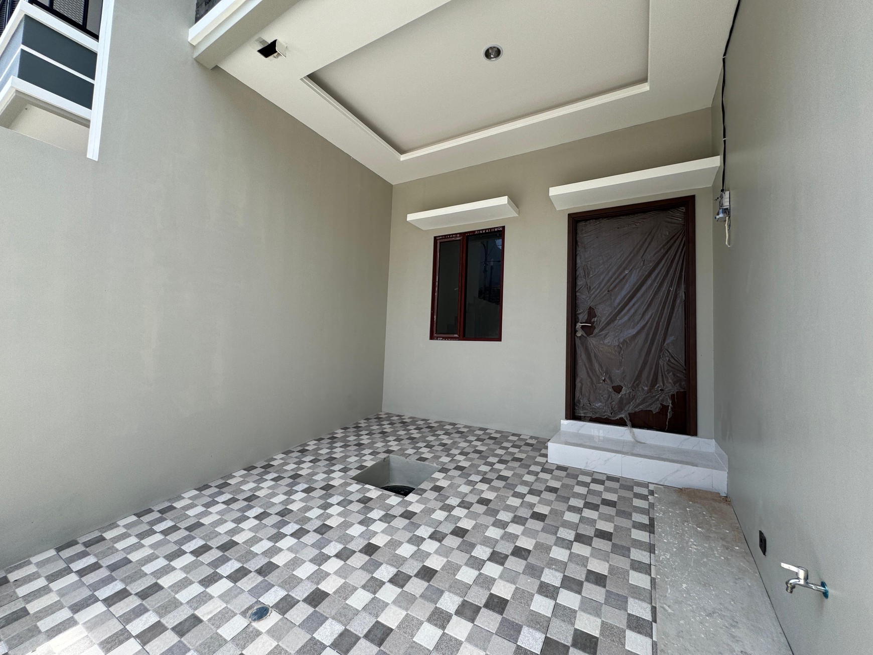 Dijual Rumah Baru dan Modern Rawa Kepa Tomang Jakarta Barat Lingkungan Aman Strategis