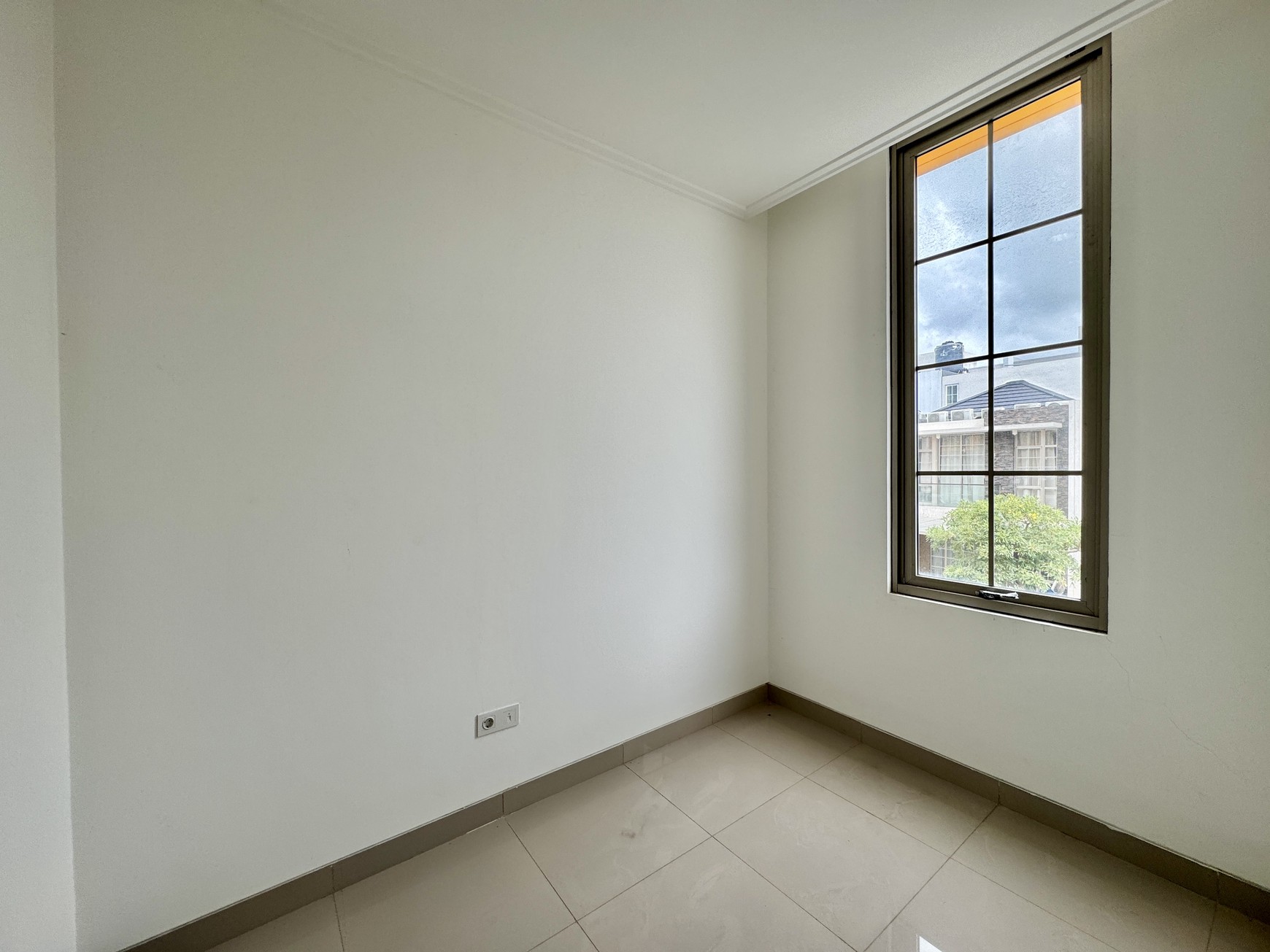 Rumah 3 Lantai Strategis di Cluster Miami PIK2