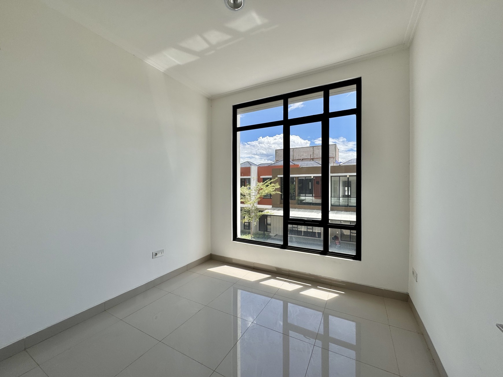 Dijual Rumah baru di Cluster Georgia, Millenial Pik 2 Extention