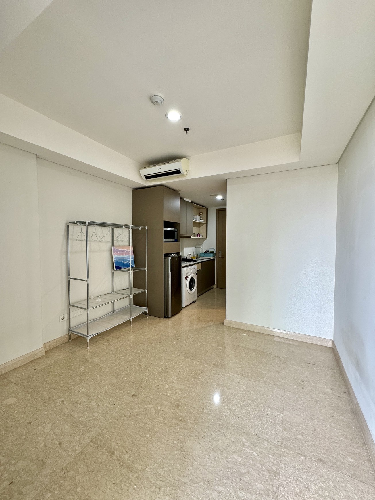 Dijual Apartemen Gold Coast Tower Bahama PIK 2 Studio Semi Furnished