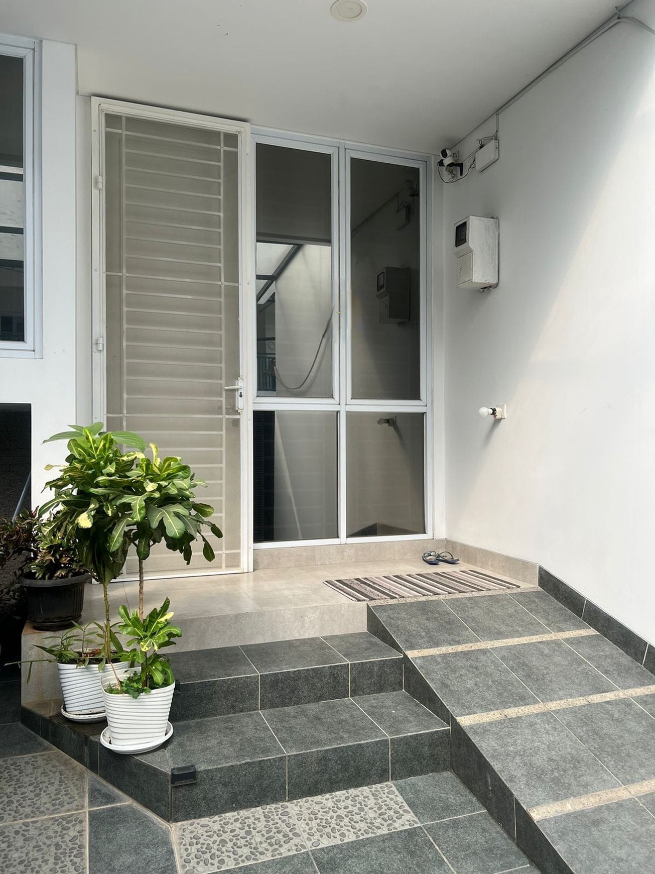 Dijual Rumah Rapih dan Siap Huni di Taman Ratu