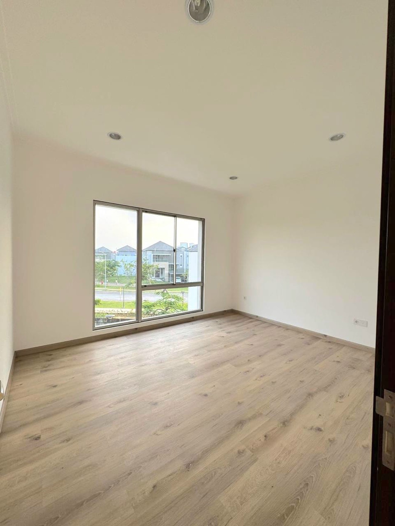 Rumah Mewah Hoek View Danau di Cluster Piano Golf Island PIK 2,5 Lantai
