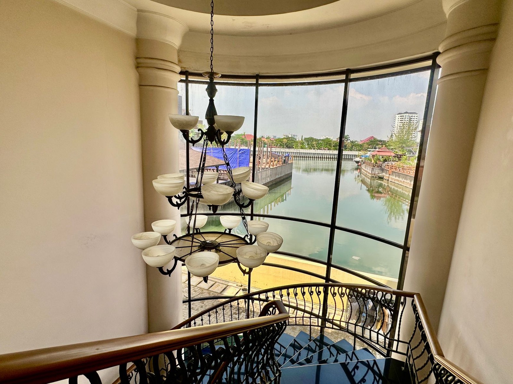 Dijual Rumah Mewah Di Pantai Mutiara