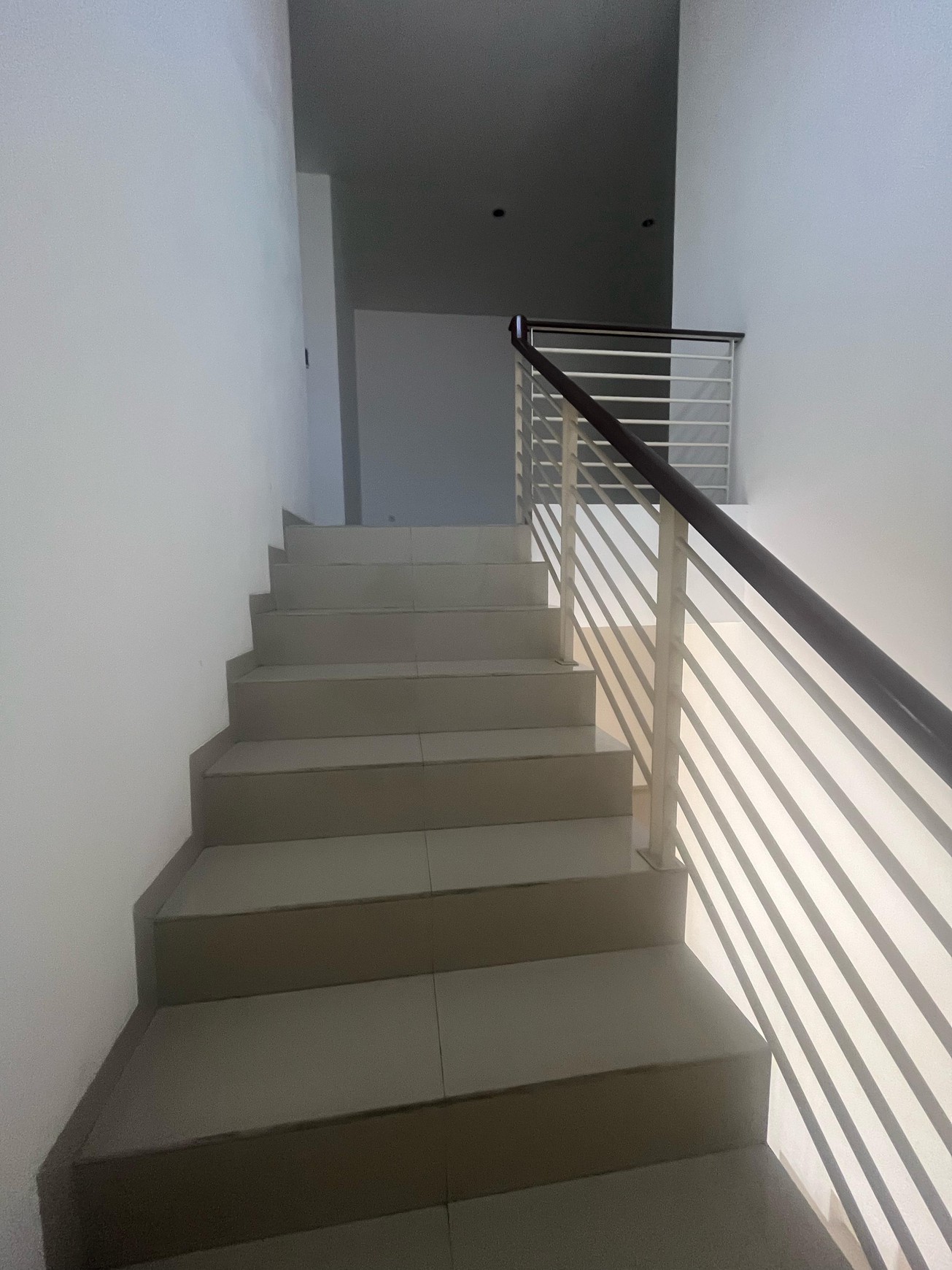 Jual Rumah Surabaya Timur 2 Lantai Cocok untuk Keluarga Besar
