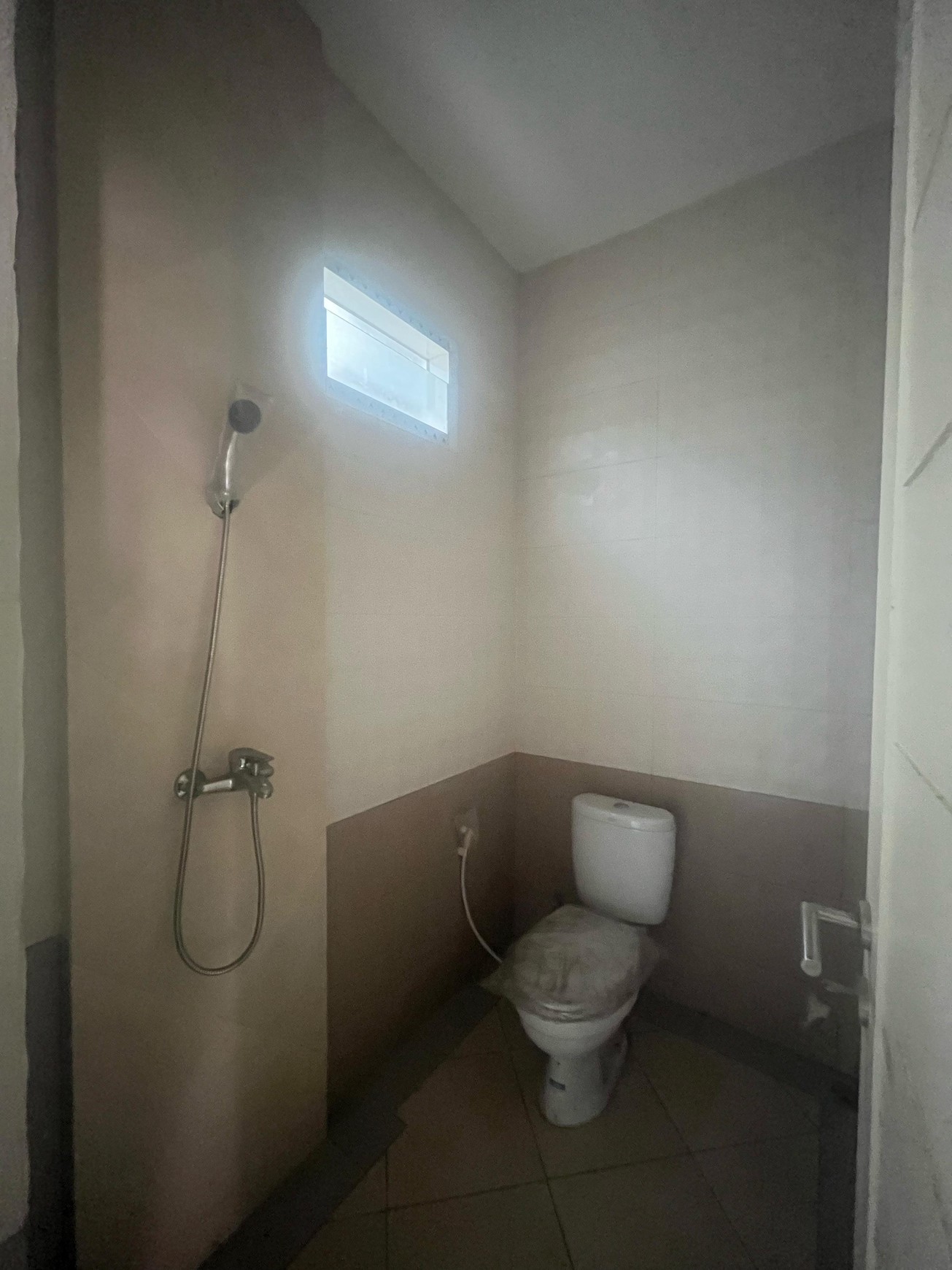 Hunian Asri di Semolowaru Surabaya Timur SHM Siap Huni Langsung Tempati