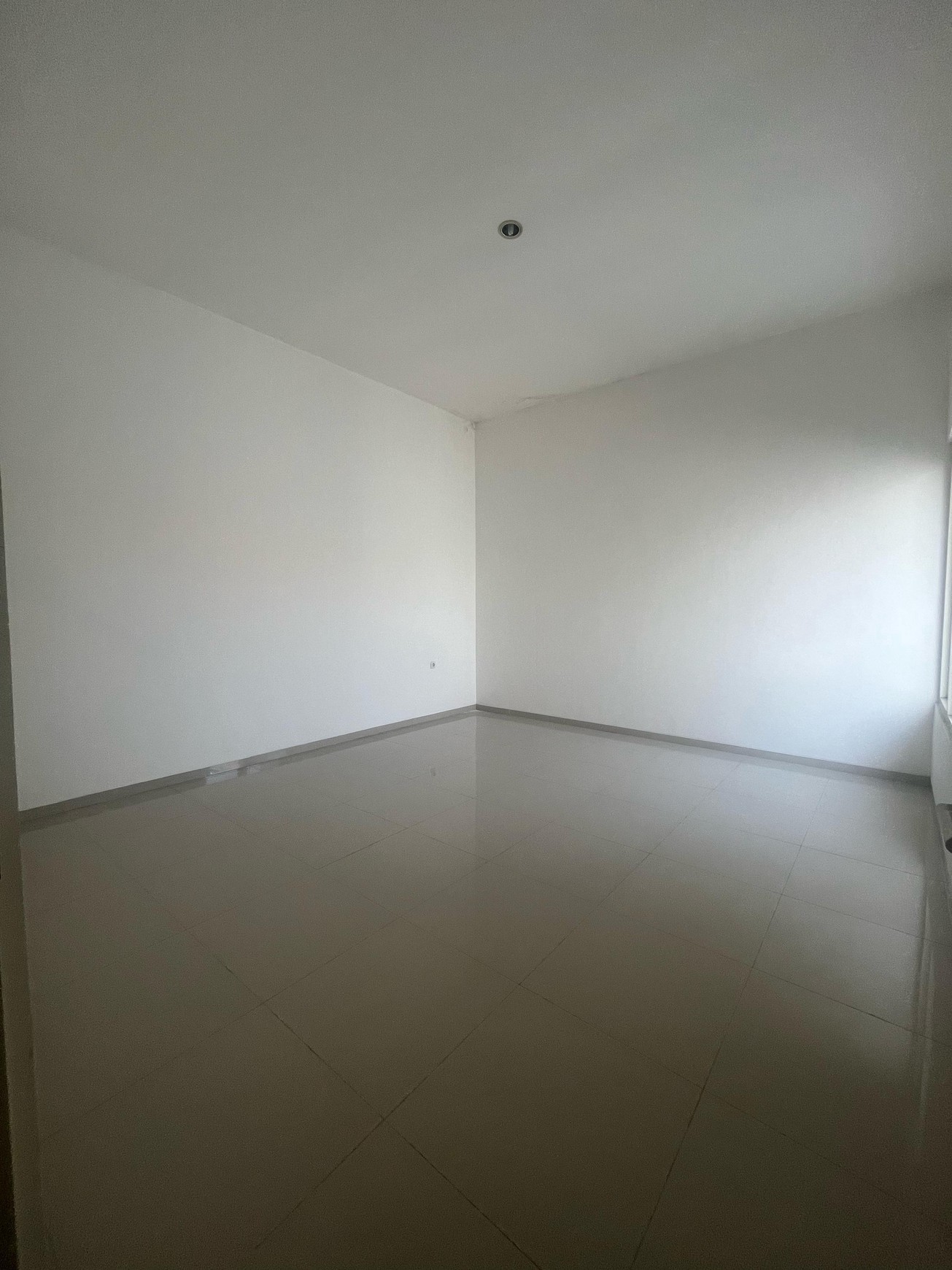 Hunian Asri di Semolowaru Surabaya Timur SHM Siap Huni Langsung Tempati