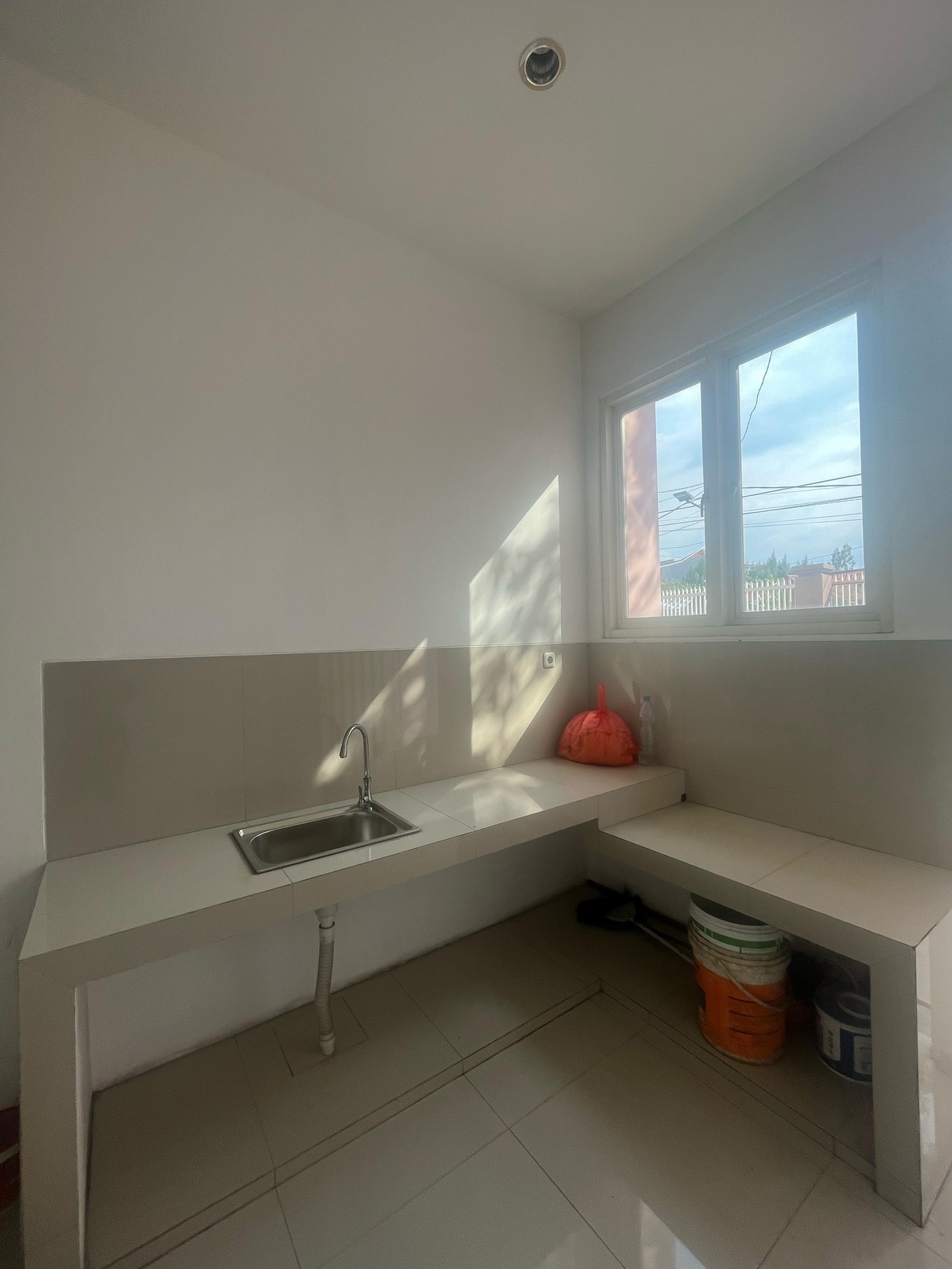 Hunian Asri di Semolowaru Surabaya Timur SHM Siap Huni Langsung Tempati