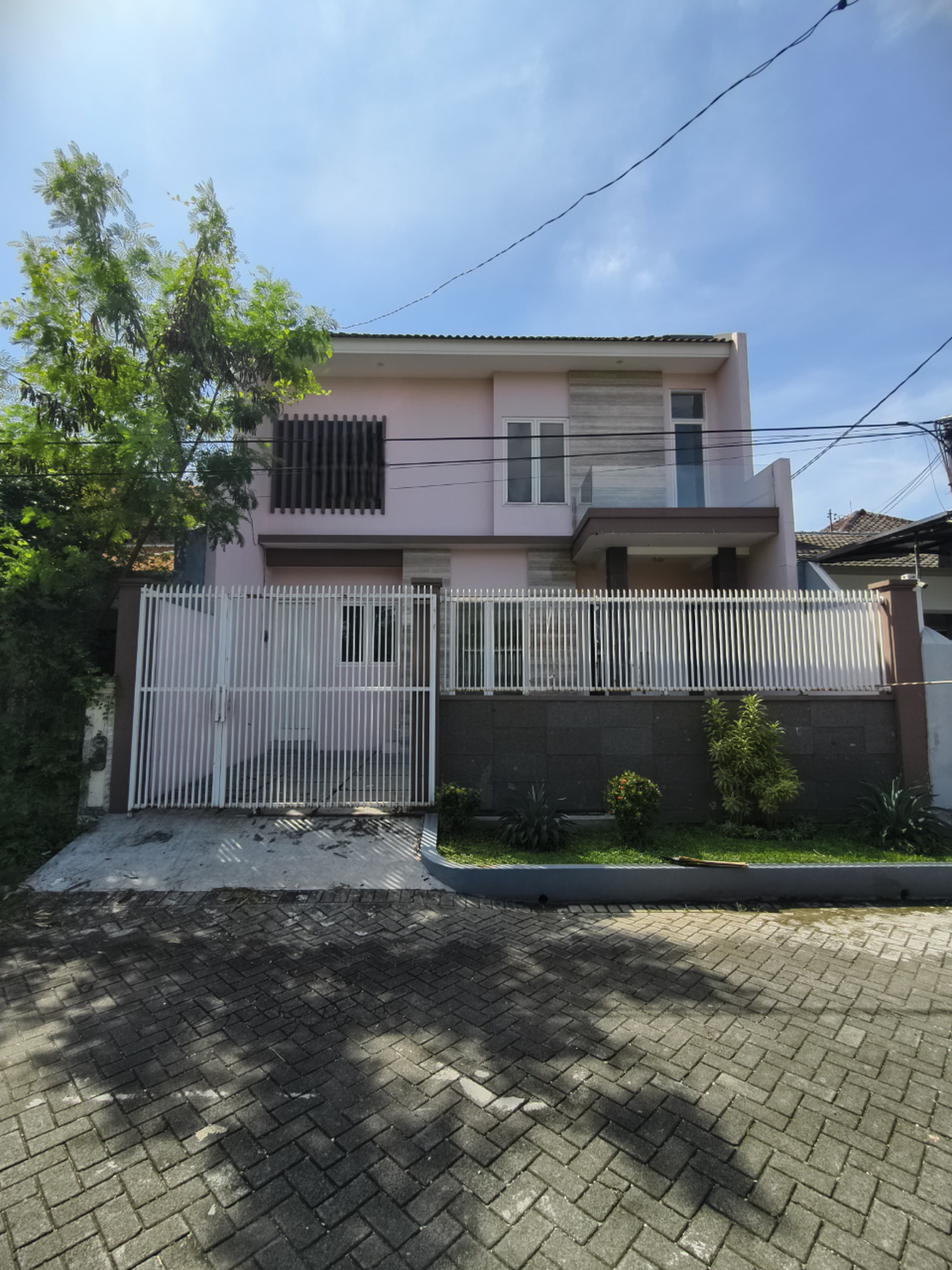 Rumah 2 Lantai Siap Huni di Semolowaru Surabaya Timur Dekat MERR & Kampus