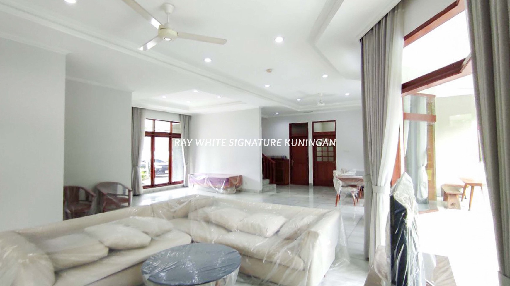 Komplek Jervois Park TB Simatupang berada di Komplek Plaza Oleos