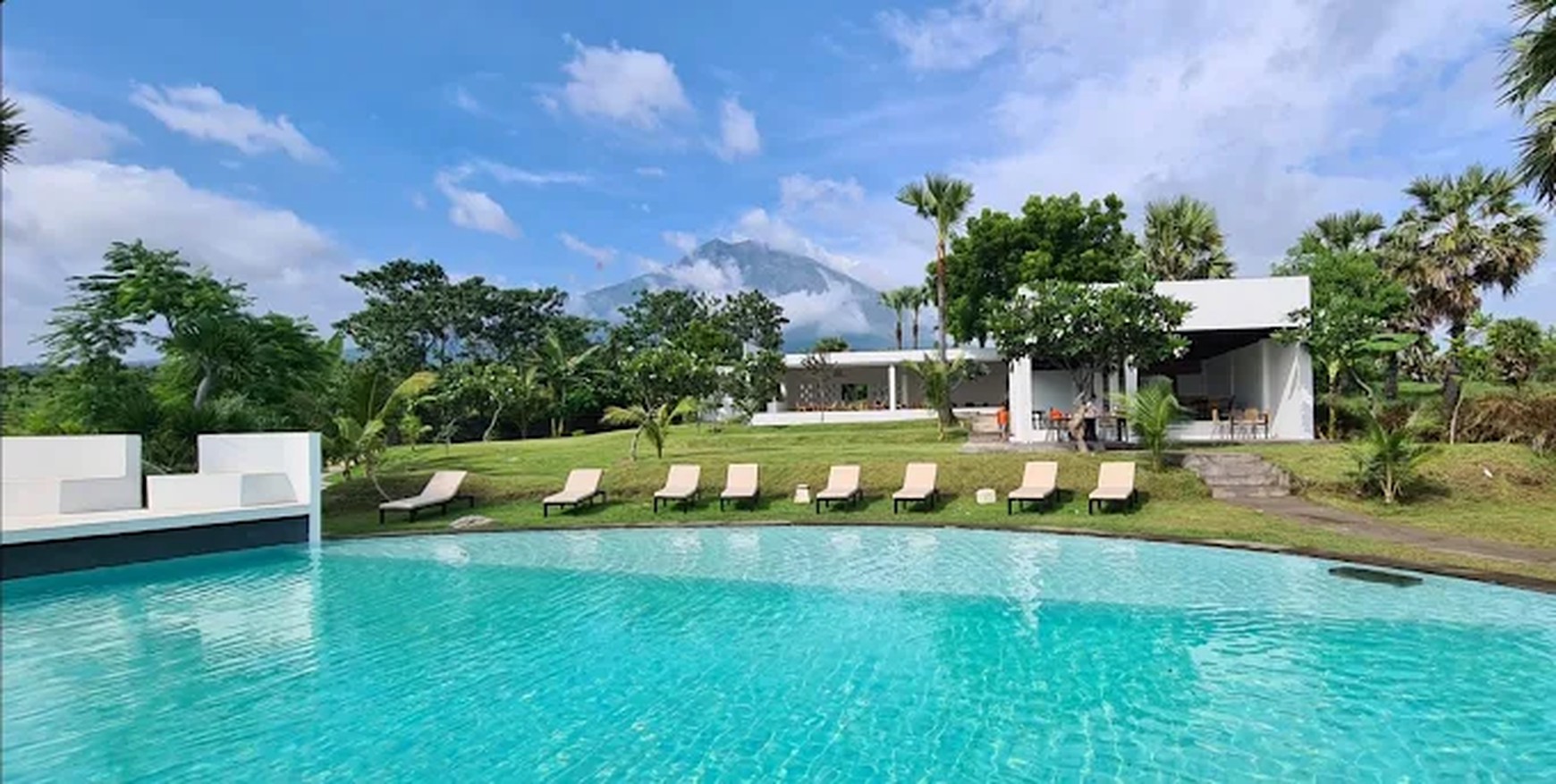 Freehold - Operational Resort with Stunning Mountain and Ocean Views in Tulamben, Karangasem