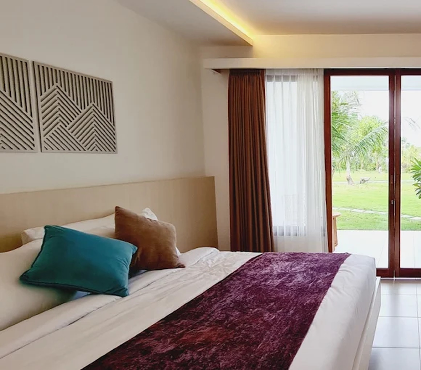Freehold - Operational Resort with Stunning Mountain and Ocean Views in Tulamben, Karangasem