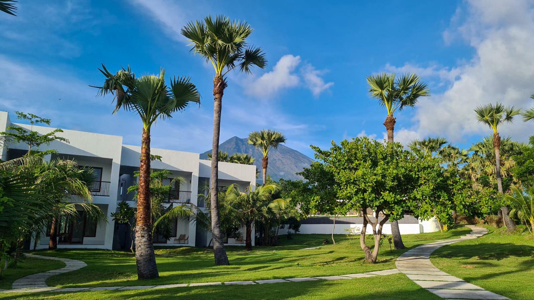 Freehold - Operational Resort with Stunning Mountain and Ocean Views in Tulamben, Karangasem