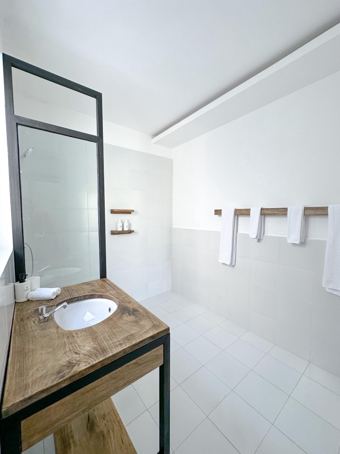 Freehold - Operational Resort with Stunning Mountain and Ocean Views in Tulamben, Karangasem