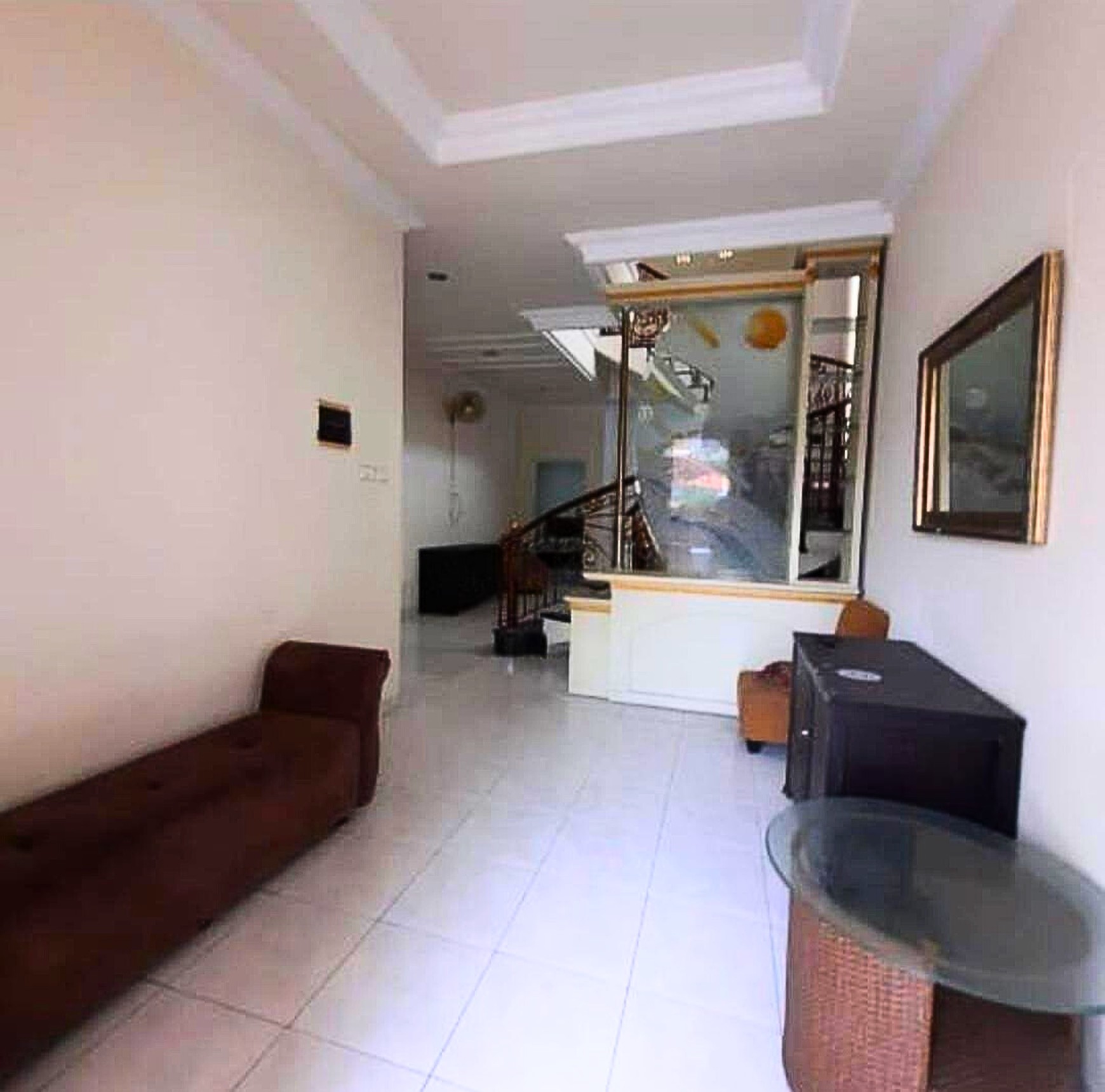 Rumah Murah 2 Lantai Furnish Di Tenggilis Surabaya