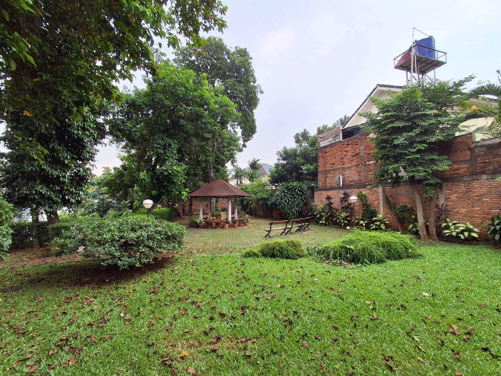 DIJUAL RUMAH ASRI SIAP HUNI