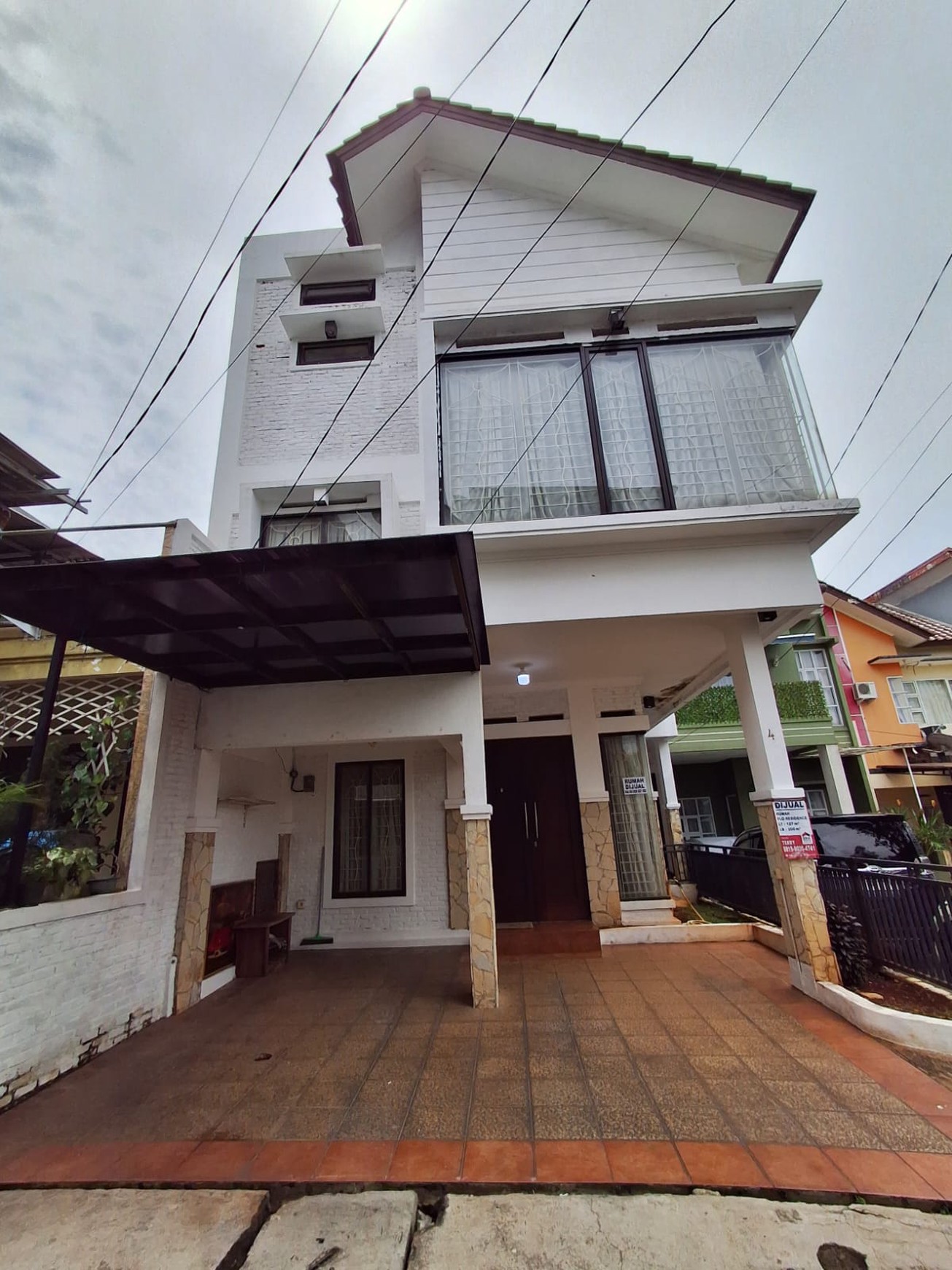 DIJUAL RUMAH SIAP HUNI 2 LANTAI JL PLUTO DALAM CINERE