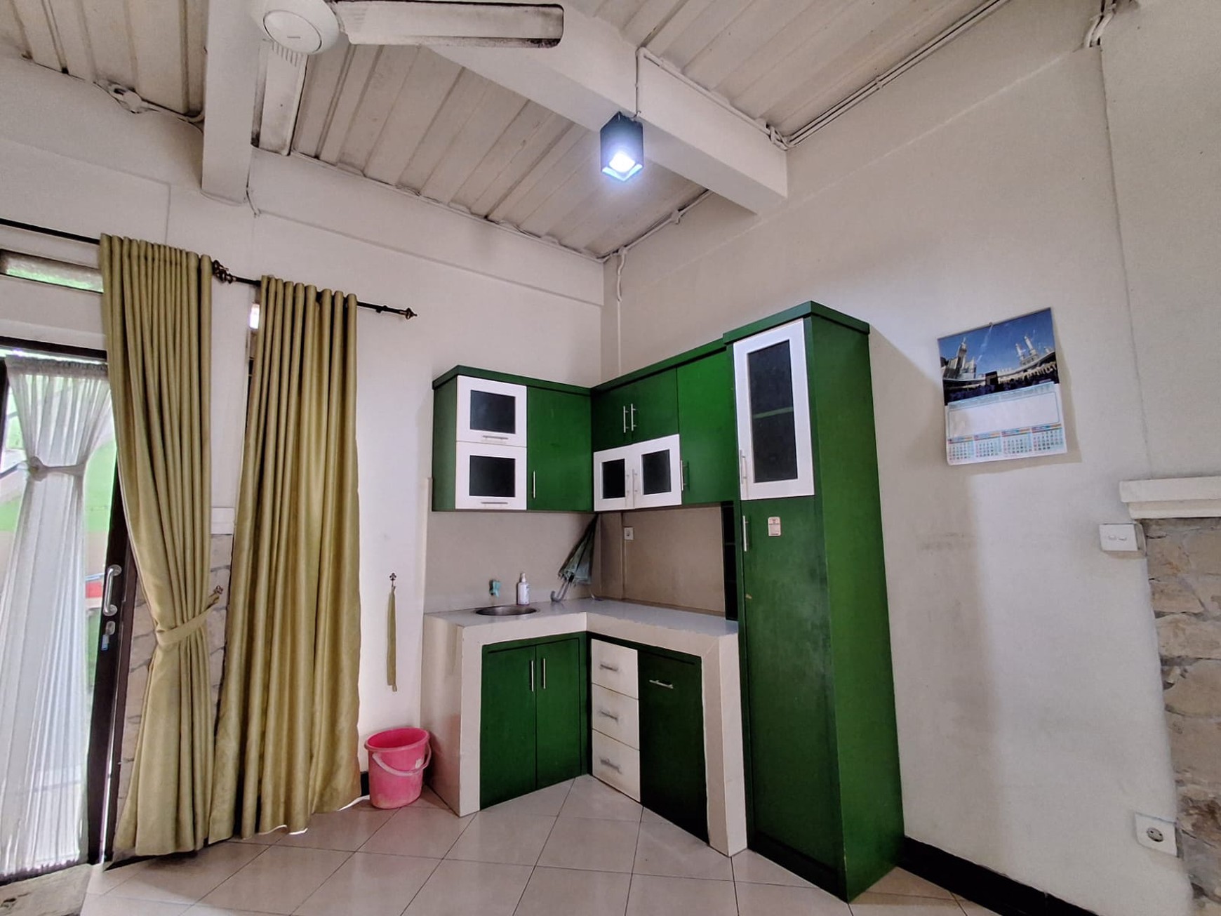 DIJUAL RUMAH SIAP HUNI 2 LANTAI JL PLUTO DALAM CINERE