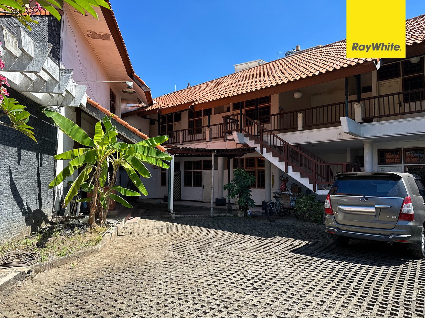 Dijual Rumah 2 lantai di Jemursari Selatan Surabaya