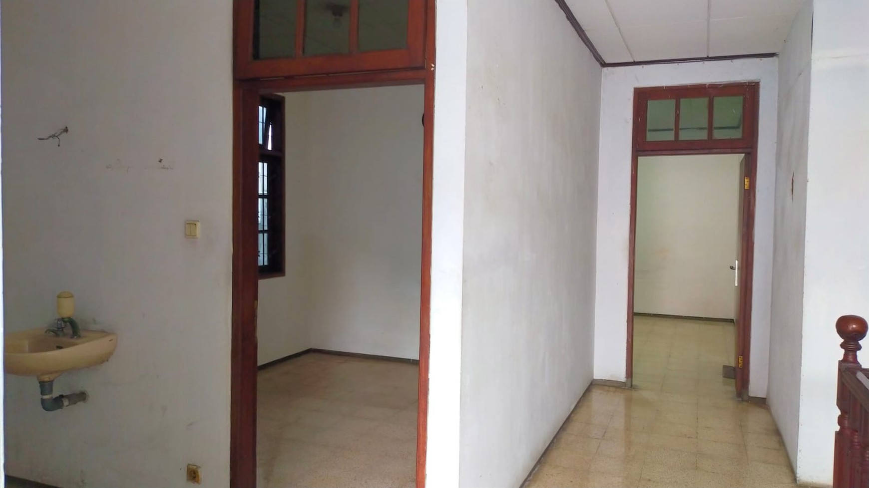 Rumah Klasik Luas Tanah 307m2 Akses 2 Jalan di Mampang Prapatan