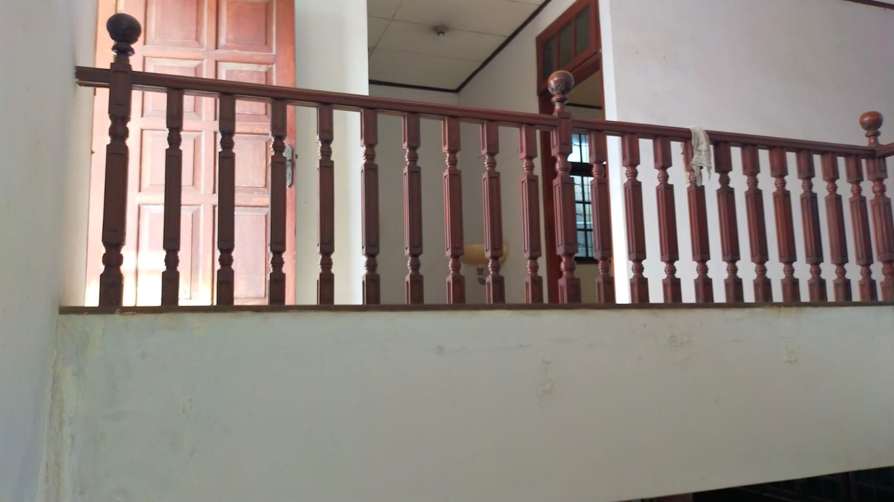 Rumah Klasik Luas Tanah 307m2 Akses 2 Jalan di Mampang Prapatan