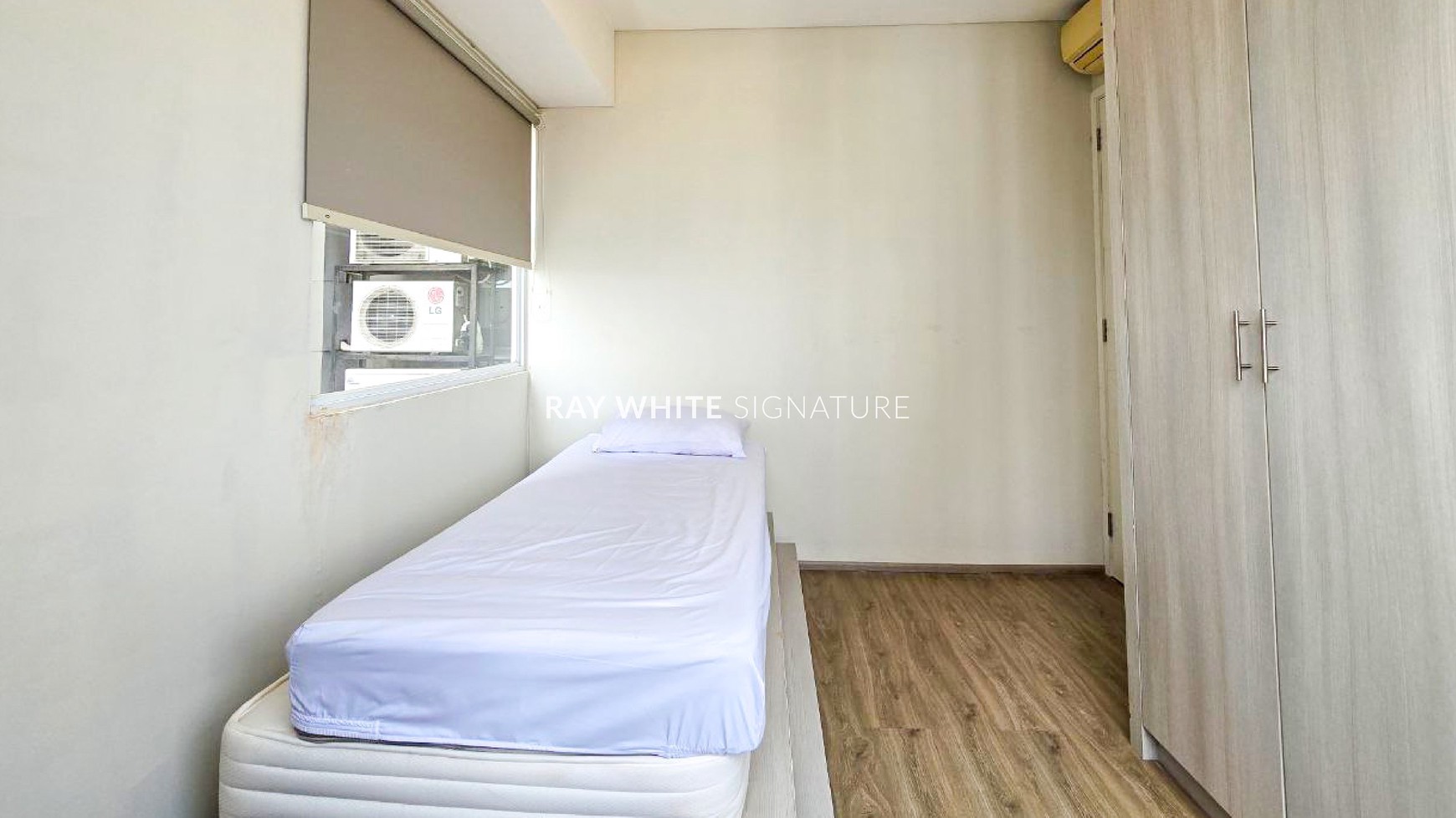 Dijual Apartemen One Park Residence Private Lift , Fully Furnished 3BR