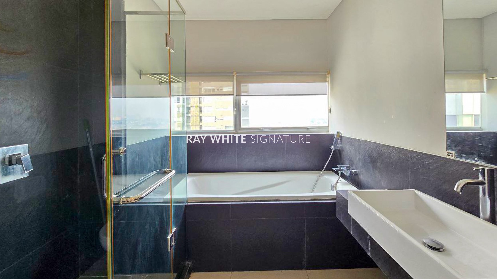 Dijual Apartemen One Park Residence Private Lift , Fully Furnished 3BR