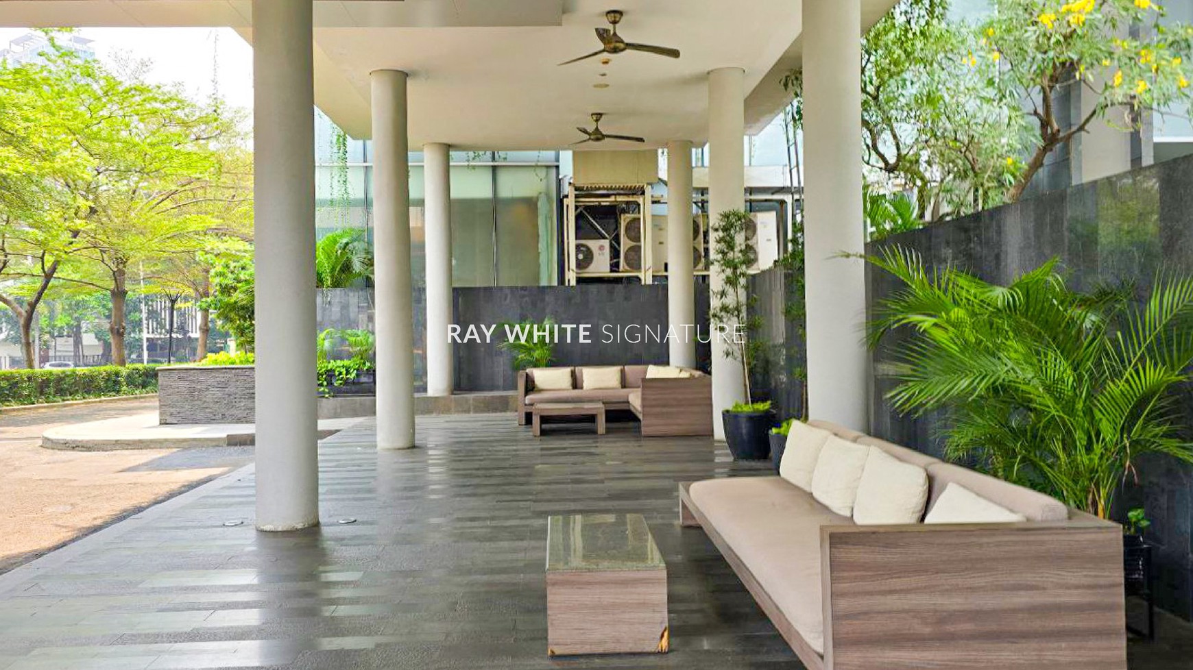 Dijual Apartemen One Park Residence Private Lift , Fully Furnished 3BR