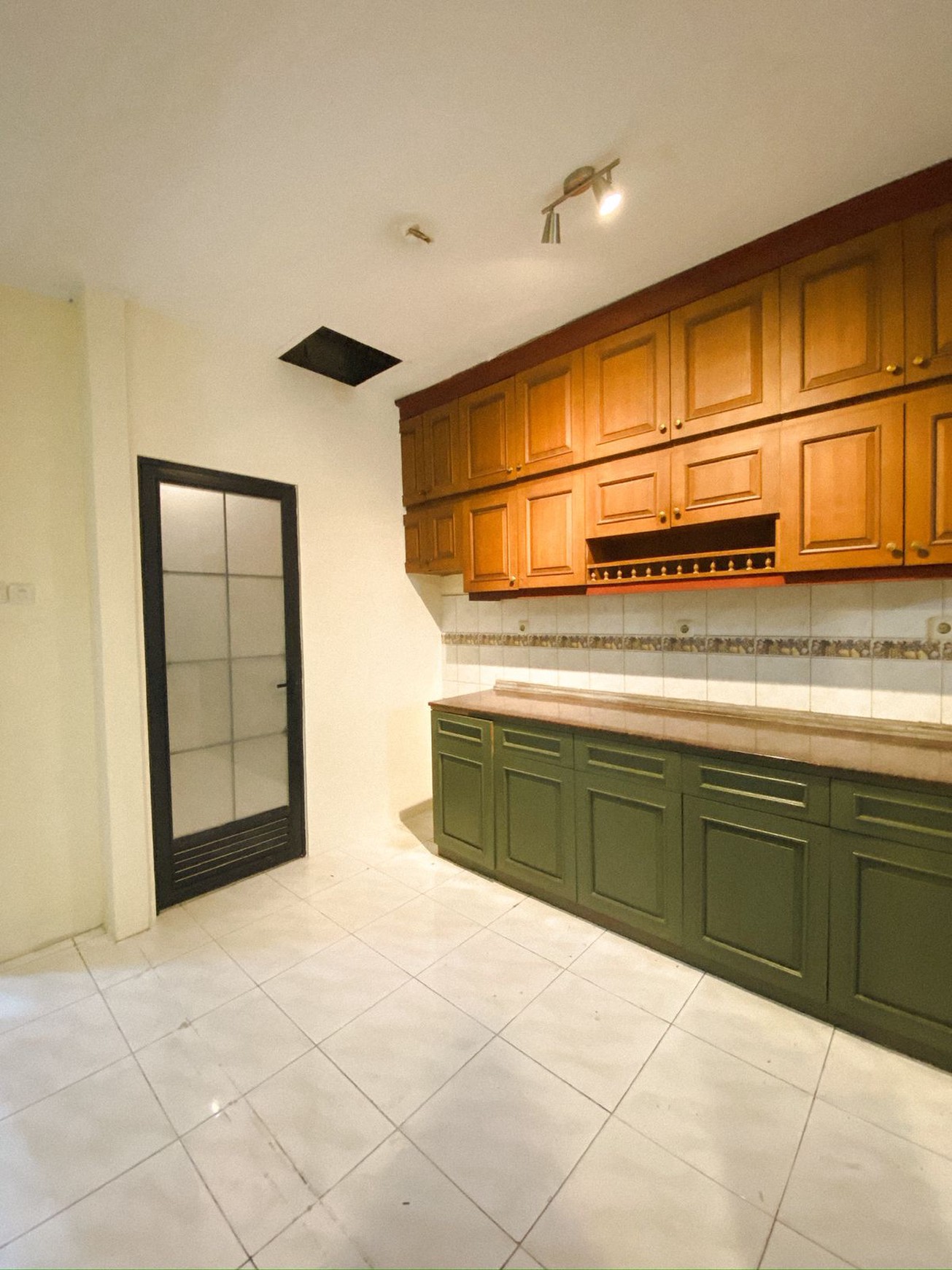 Rumah Siap huni, Lokasi strategis di Bintaro Sektor 3