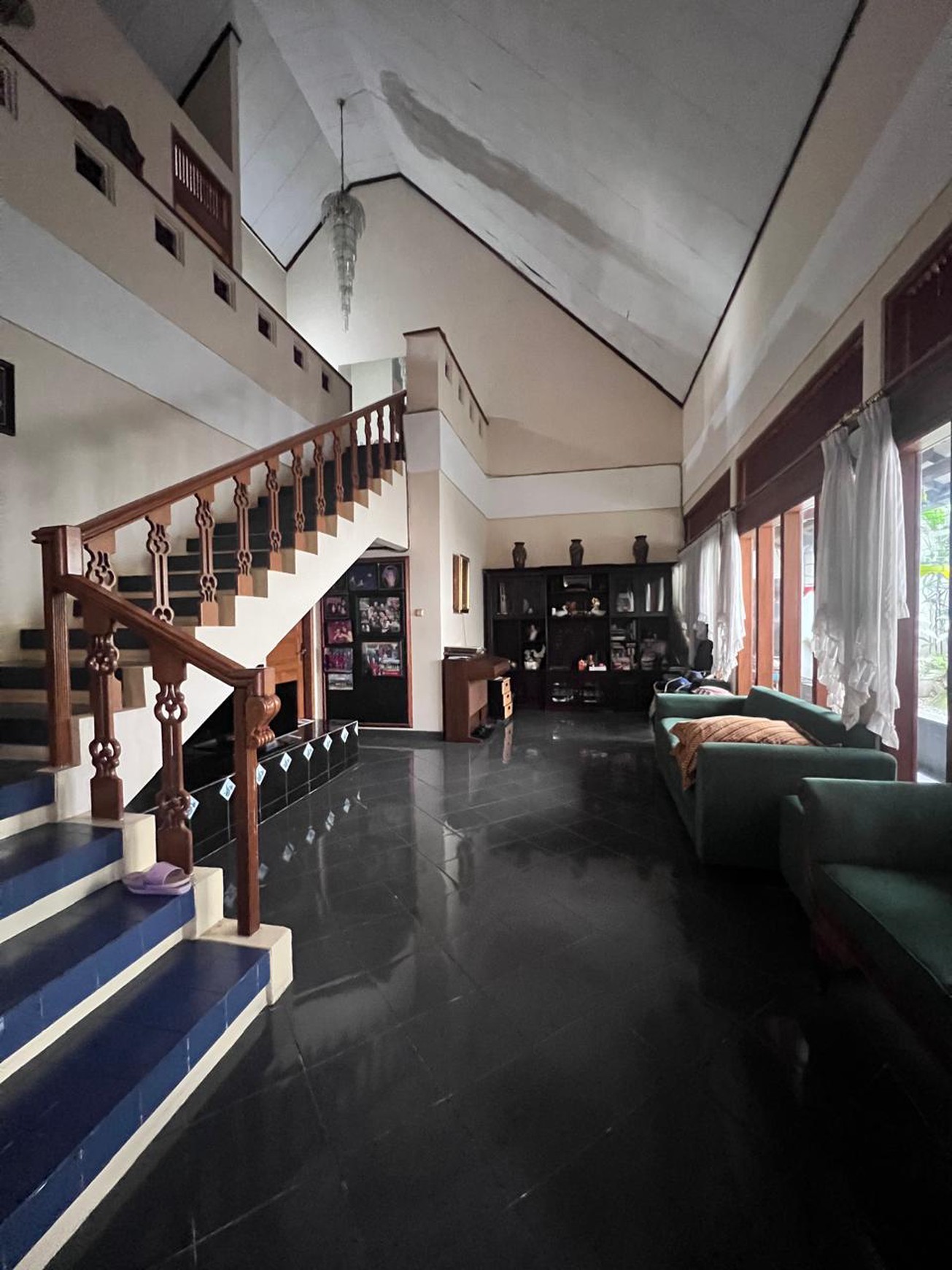 Rumah 2 Lantai SHM Siap Huni