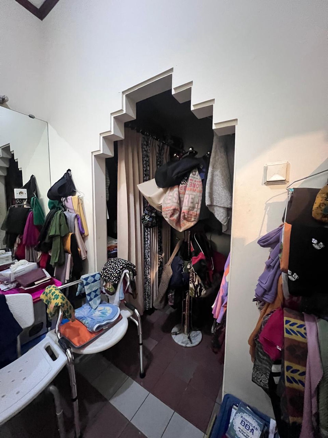 Rumah 2 Lantai SHM Siap Huni