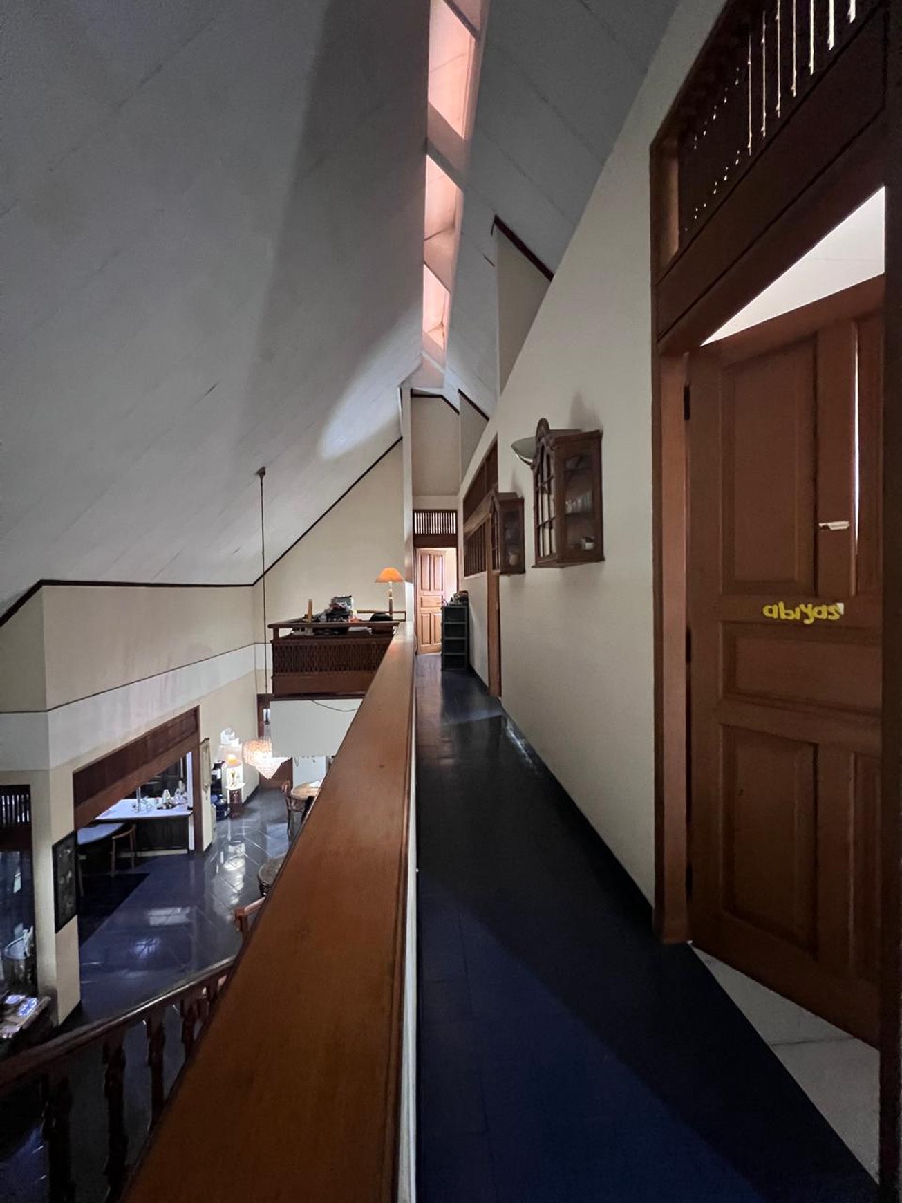 Rumah 2 Lantai SHM Siap Huni