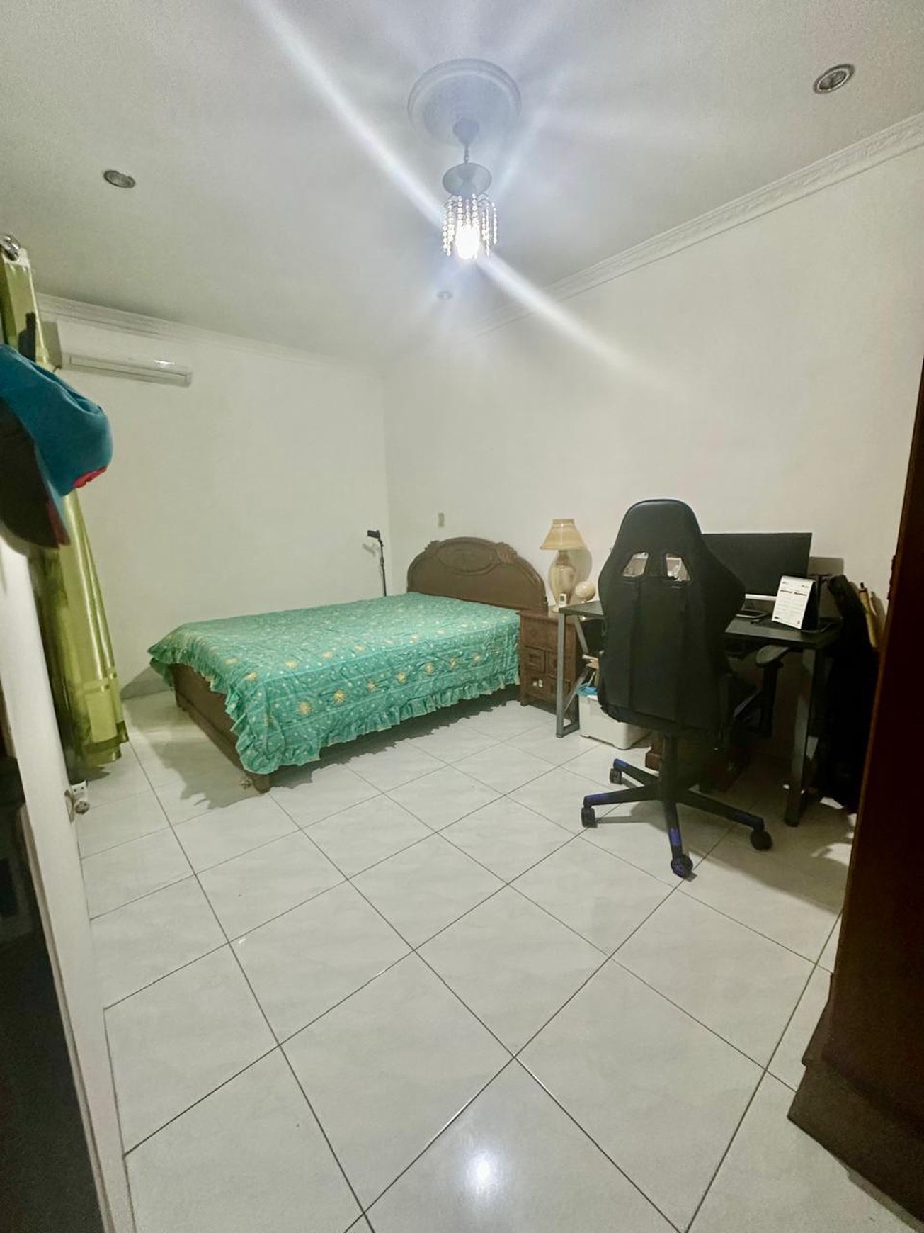 Rumah 2 Lantai Lokasi strategis di Bintaro Sektor 1