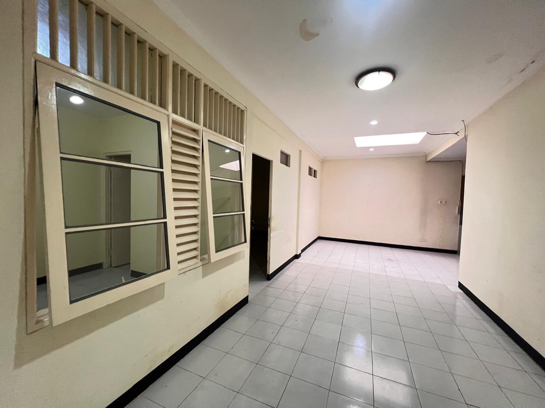 Rumah 2 lantai,luas tanah 162,lingkungan oke di Bintaro Jaya 3