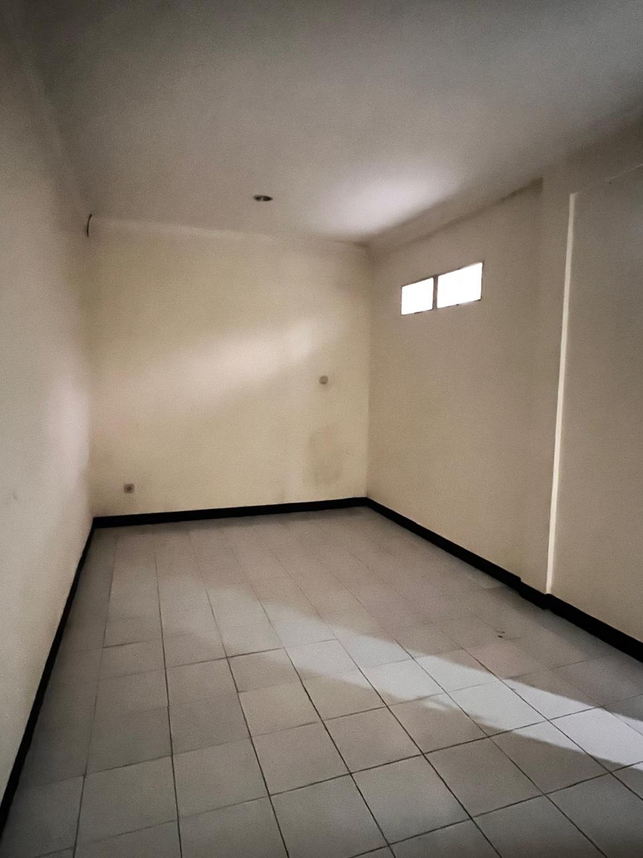 Rumah 2 lantai,luas tanah 162,lingkungan oke di Bintaro Jaya 3