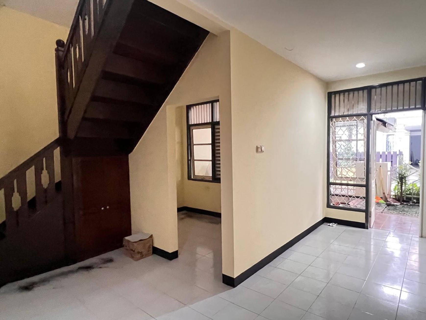 Rumah 2 lantai,luas tanah 162,lingkungan oke di Bintaro Jaya 3