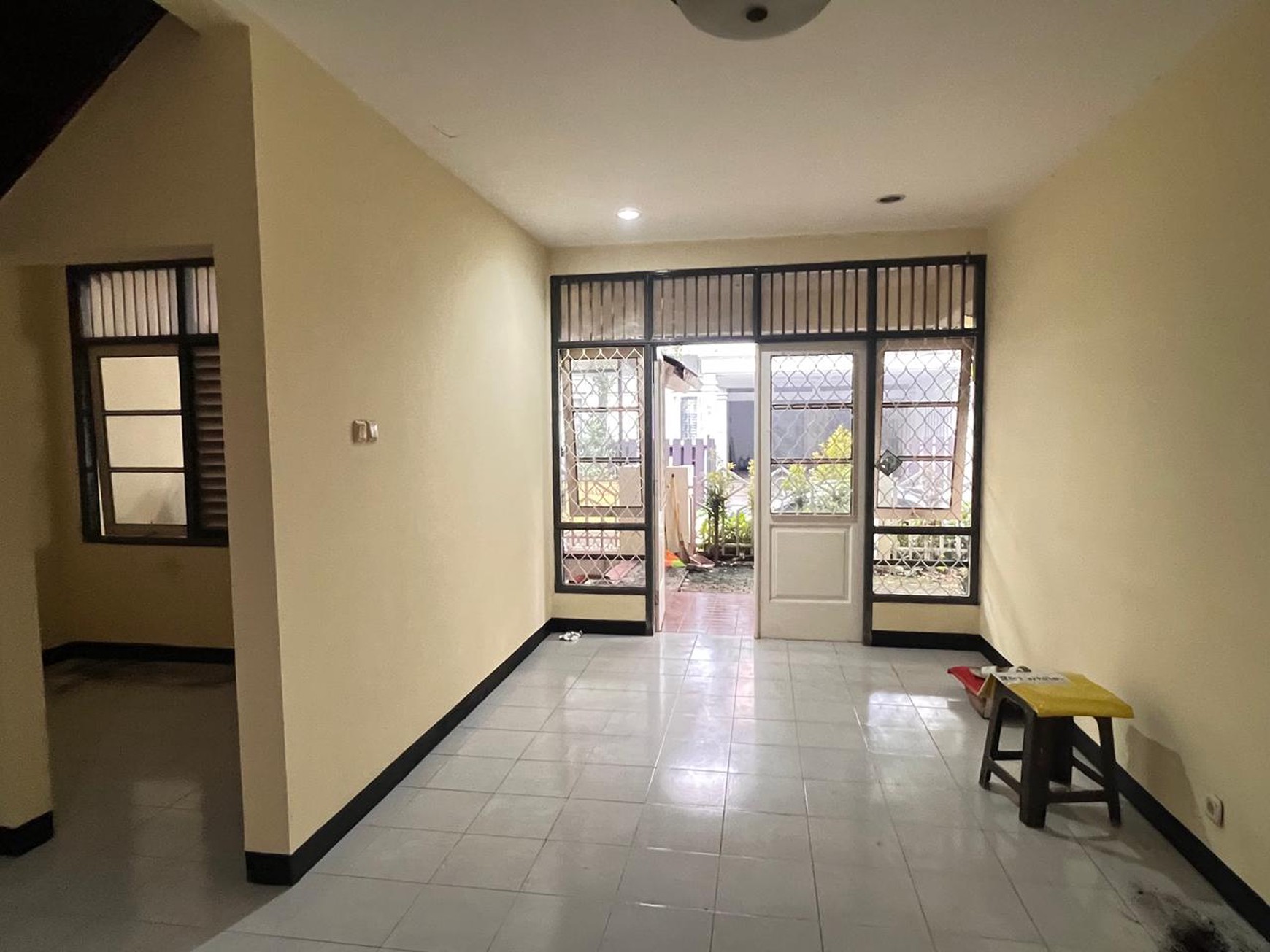 Rumah 2 lantai,luas tanah 162,lingkungan oke di Bintaro Jaya 3