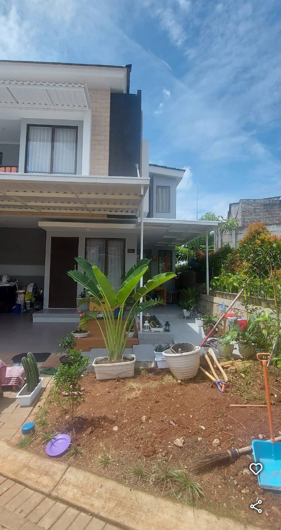 Rumah 2 Lantai dalam Cluster dan Lokasi Strategis @Graha Raya
