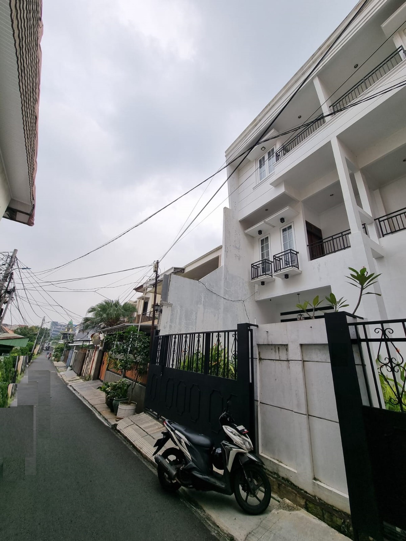 Rumah Bagus, Cantik Siap huni Lokasi strategis di Jakarta Selatan