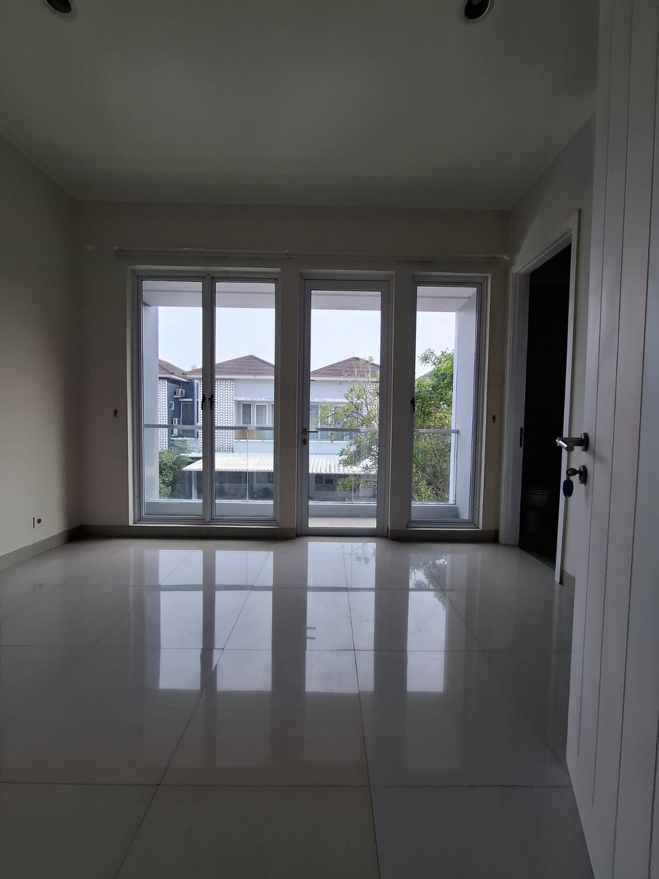 Rumah 2 Lantai dalam Cluster dan Lokasi Strategis @Bintaro-Sektor 9