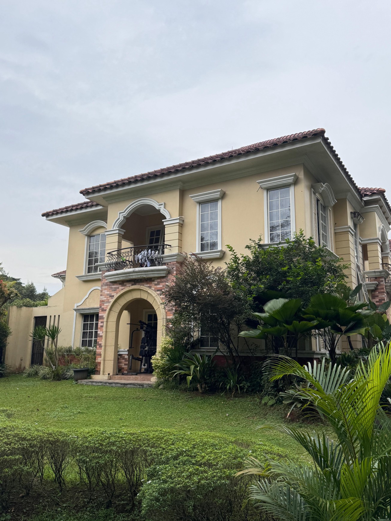 Dijual rumah mewah di The Green BSD Tangerang Selatan