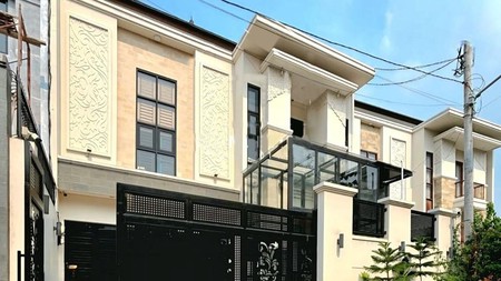 Rumah Bagus, Mewah dan Nyaman, Bebas Banjir di Jakarta Selatan