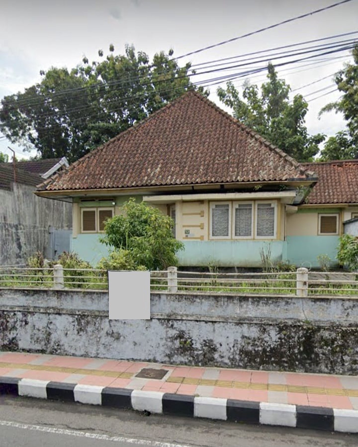 Rumah Kolonial Cocok Untuk Cafe Lokasi Strategis di Kawasan Bisnis Kota Magelang 