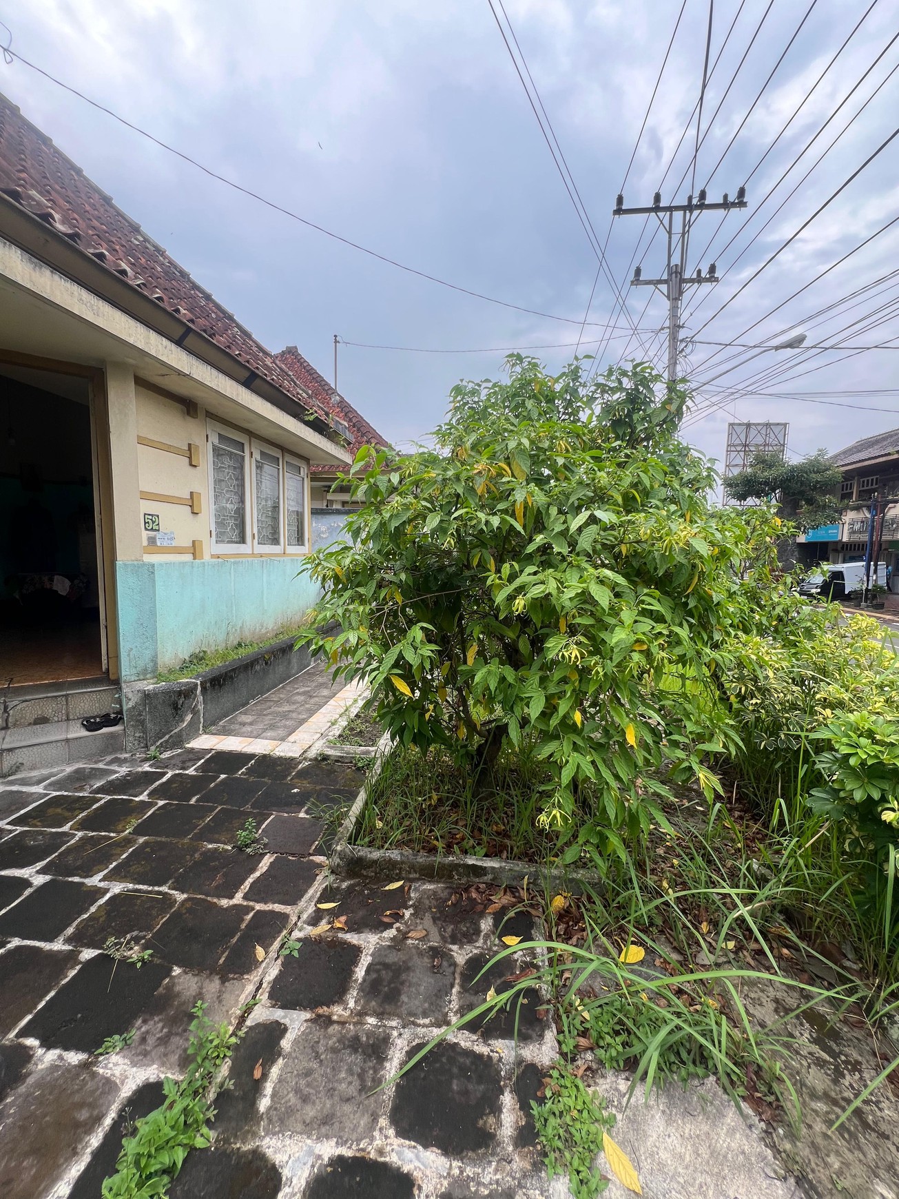 Rumah Kolonial Cocok Untuk Cafe Lokasi Strategis di Kawasan Bisnis Kota Magelang 