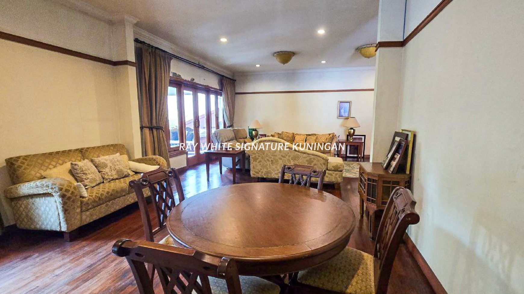 Dijual Rumah Mewah 2 Kavling Lokasi Premium Sisingamangaraja  Kebayoran Baru 